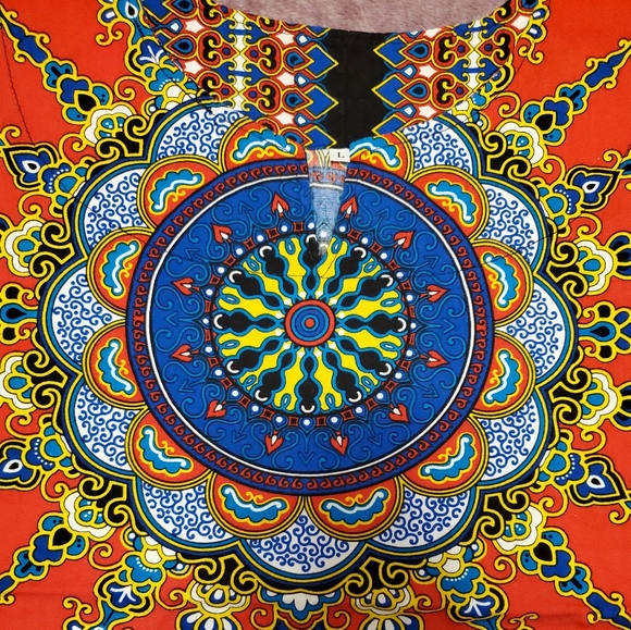 Beautiful African Print Dashiki - Picture 3 of 4